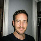 Portrait de Matthieu Carpentier, élève ayant réussi à faire tourner la pyramide sous bocal grâce à la formation télékinésie.